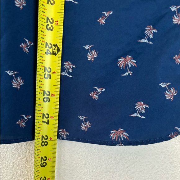 Van Heusen Short Sleeve Button Down - Picture 9 of 9